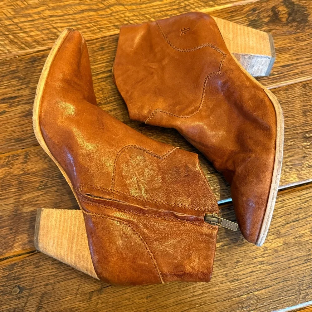 Frye Western Women's Brown Leather Ankle Boots